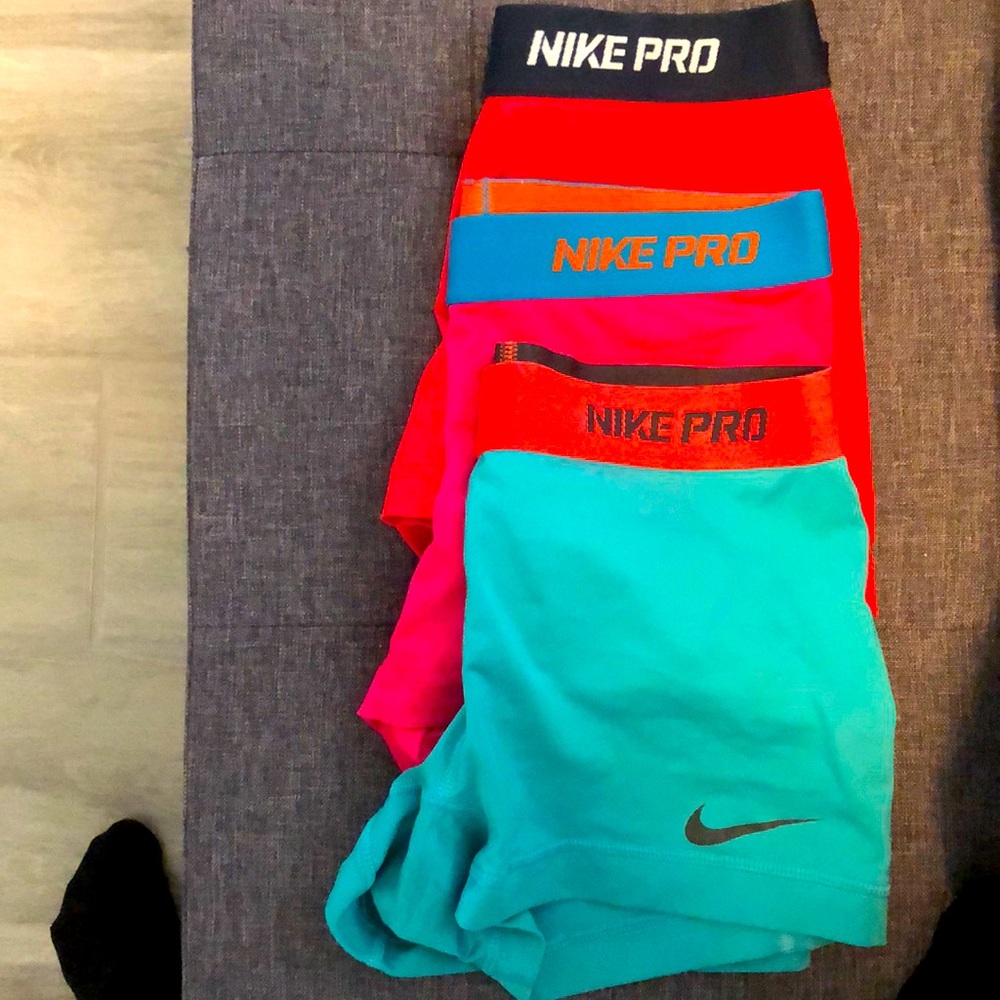 3 Nike dri-fit spandex 2.5” good condition.